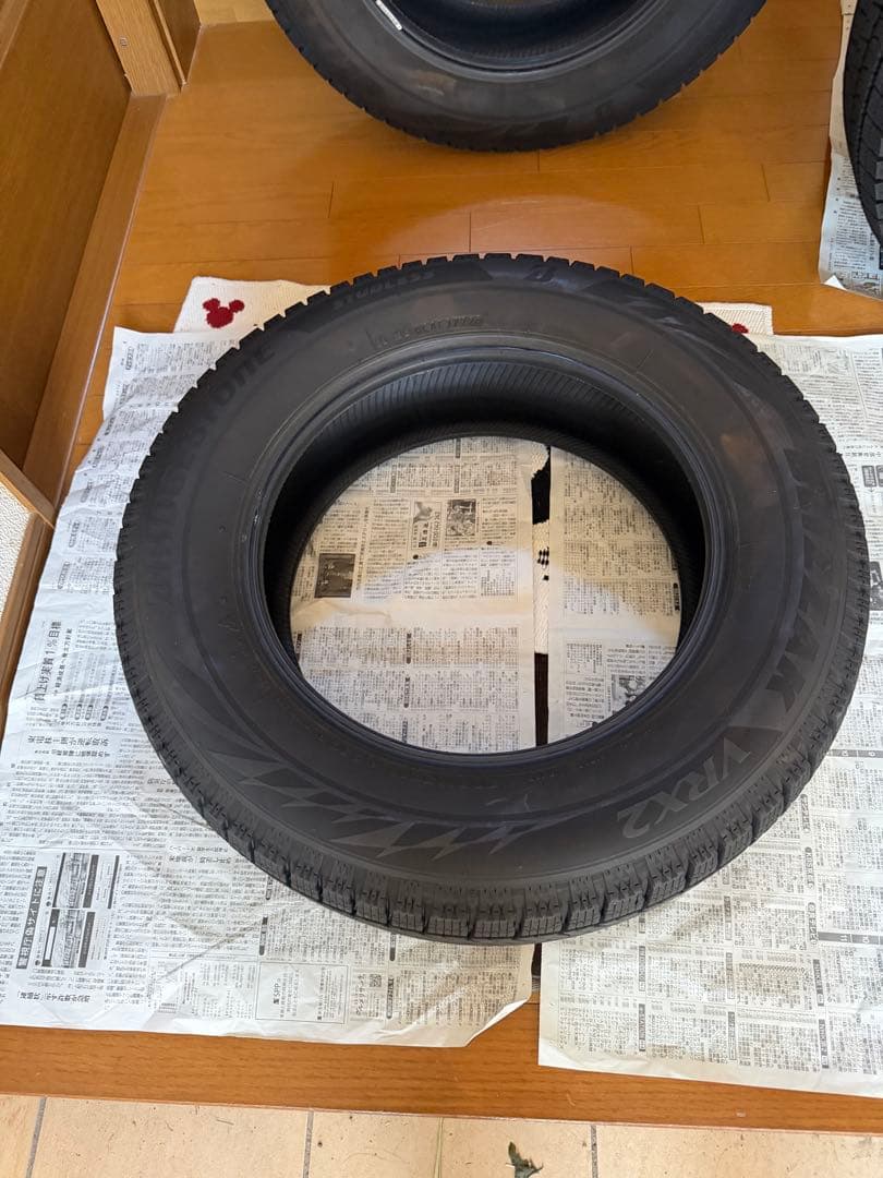 ブリヂストン　スタッドレスタイヤ① vrx2 205/65R16 22年製　2本