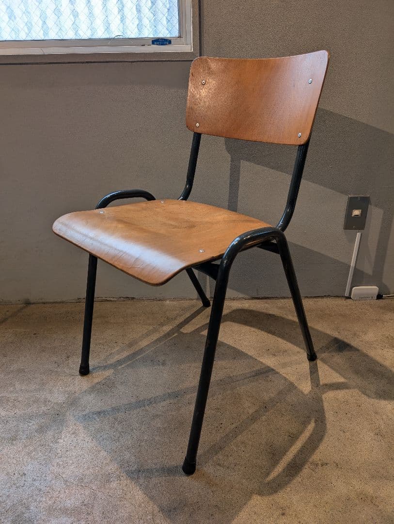 椅子 EQI-40 Stacking chair