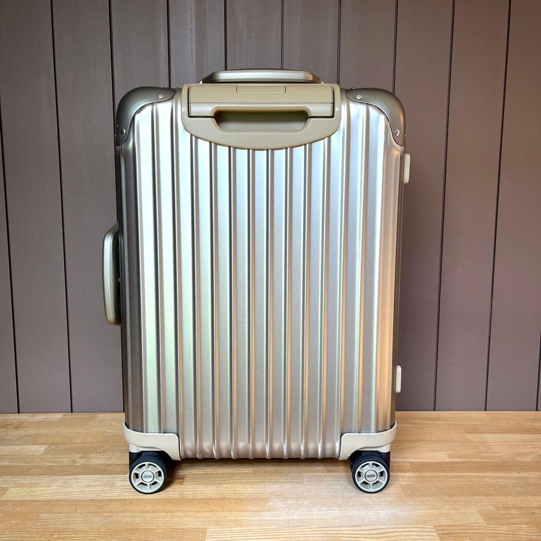 【極美品】 トパーズ チタニウム 4輪 リモワ スーツケース