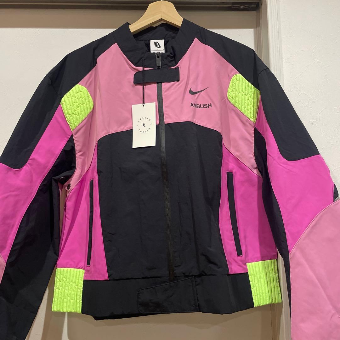 新品タグ付 NIKE AMBUSH フロントロゴモータージャケット
