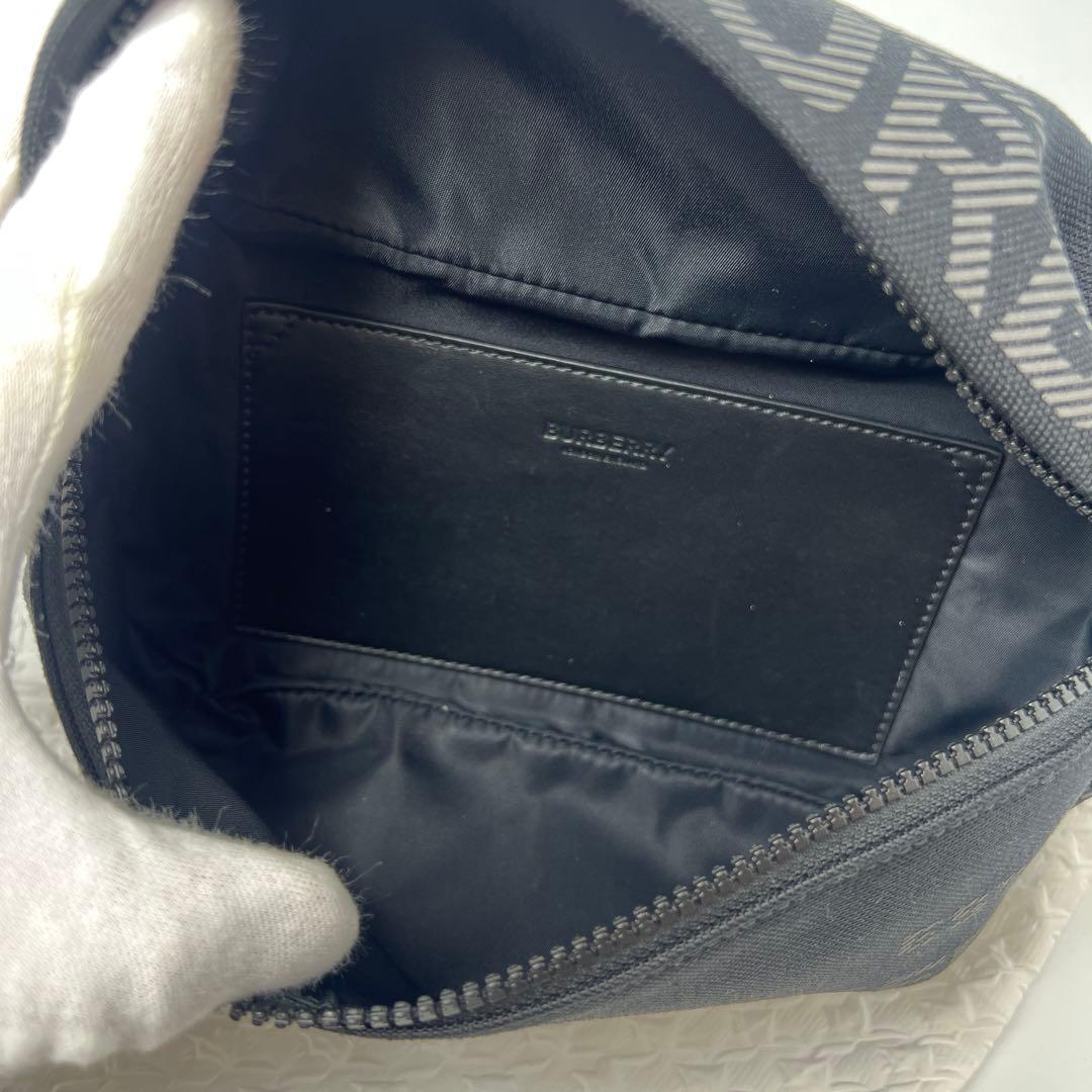 ✨美品✨BURBERRY バーバリー　ホースフェリープリント　ボディバッグ