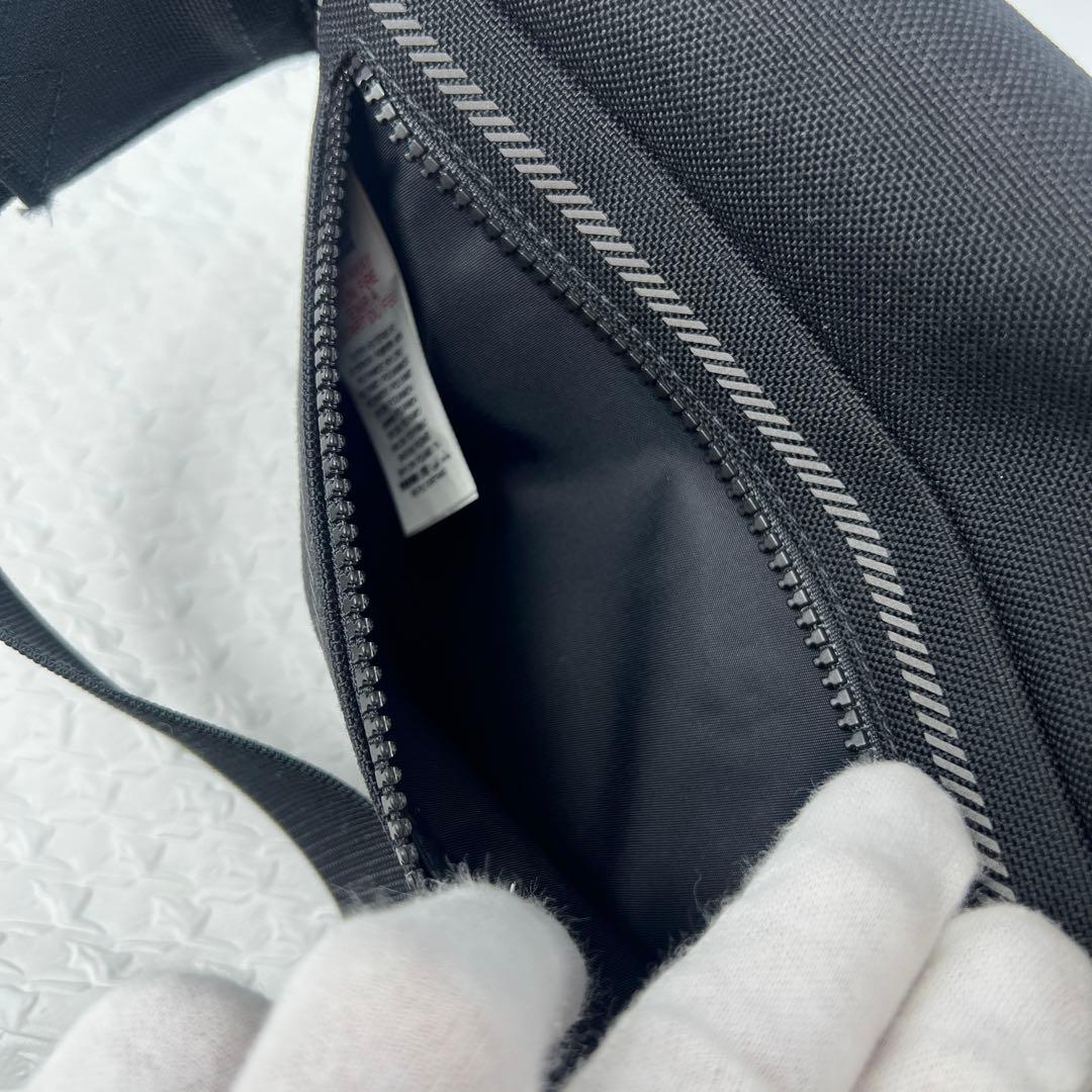 ✨美品✨BURBERRY バーバリー　ホースフェリープリント　ボディバッグ