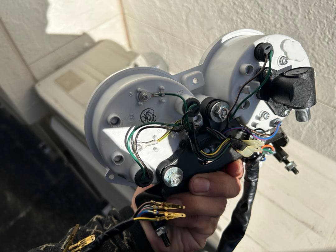 か*ず様 VTR250キャブ車後期型　未使用純正メーター内部　配線カプラーなし