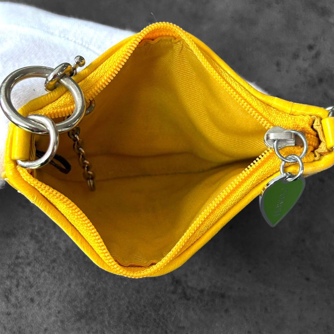 小物 COACH Charm Coin Purse Signature Lemon