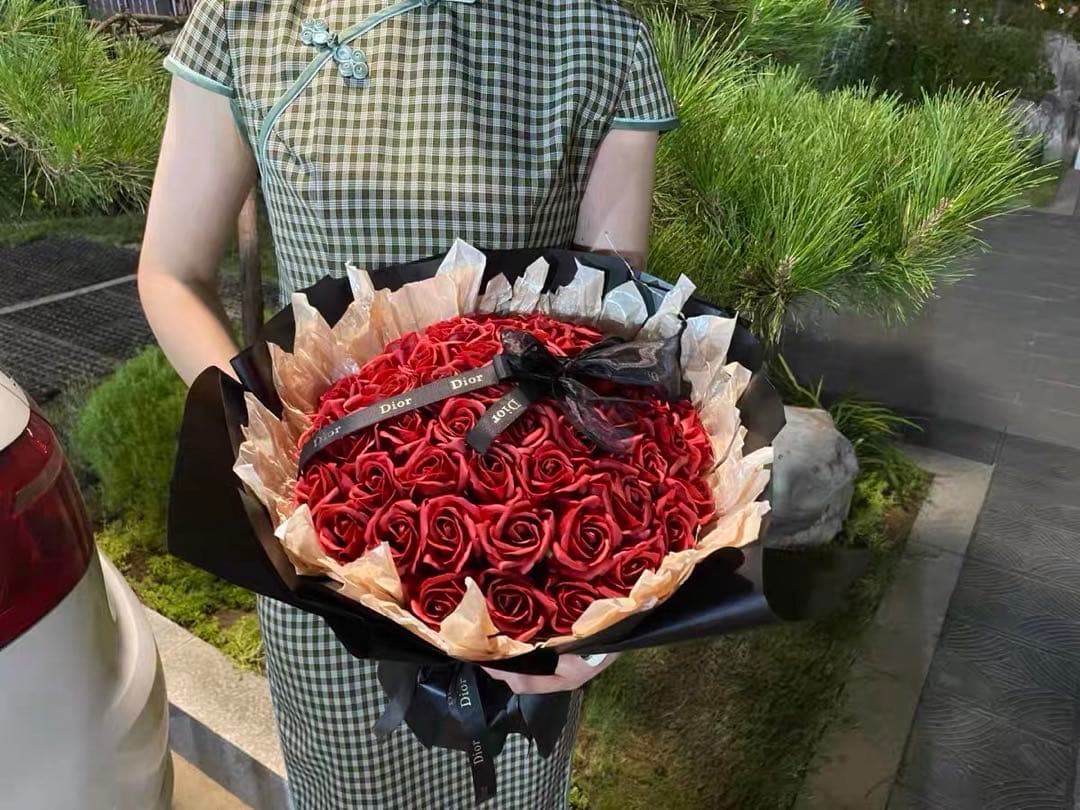 バラ　バラの花束　装飾　人工フラワー　造花　バレンタイン　母の日　　誕生日