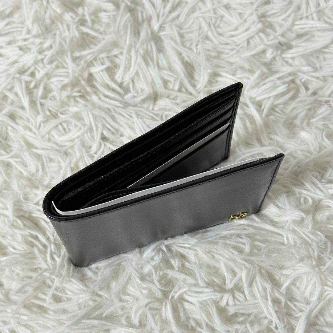 ⭐️新品未使用⭐️ Valentino Garavani 二つ折り財布　札入れ　黒