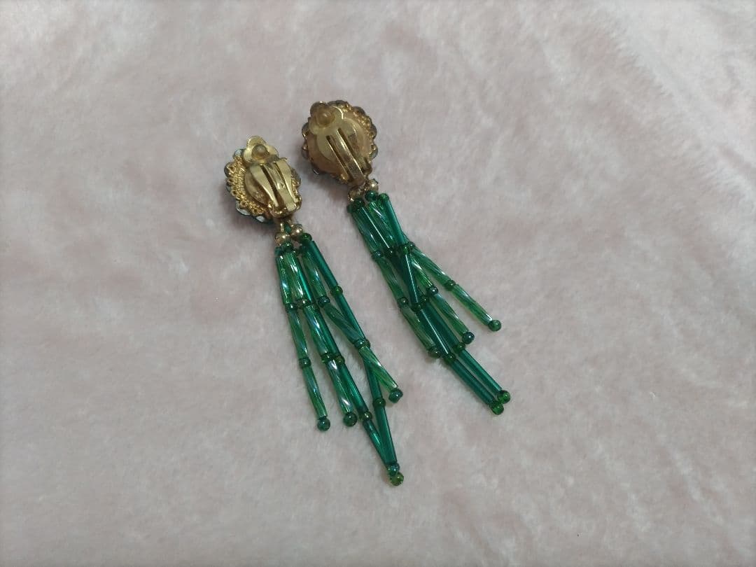 【期間限定値下げ・パソスカート有り】黒と緑のエレガントなラテンドレス