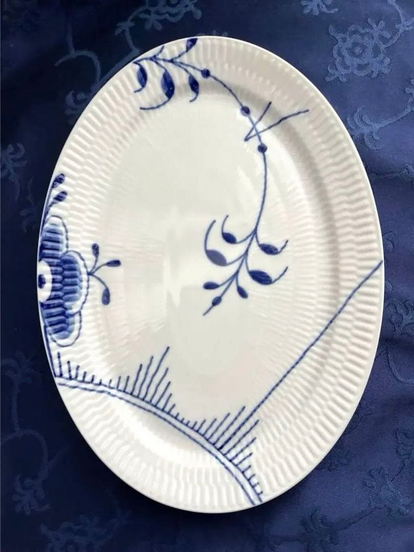 【未使用】貴重ロイヤルコペンハーゲン☆ブルーフルーテッド　メガ　オーバル皿