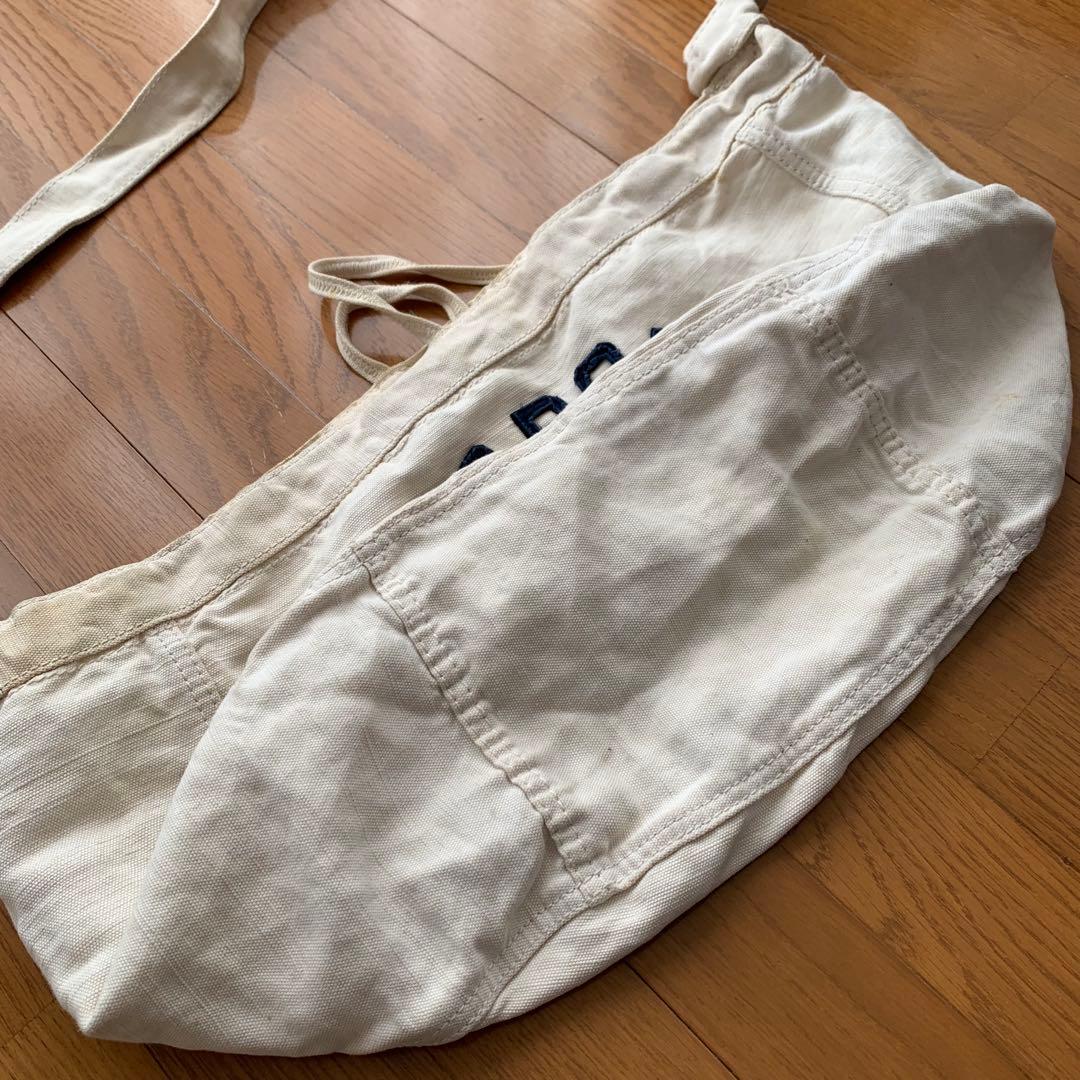Abercrombie & Fitch ニュースペーパーバッグ