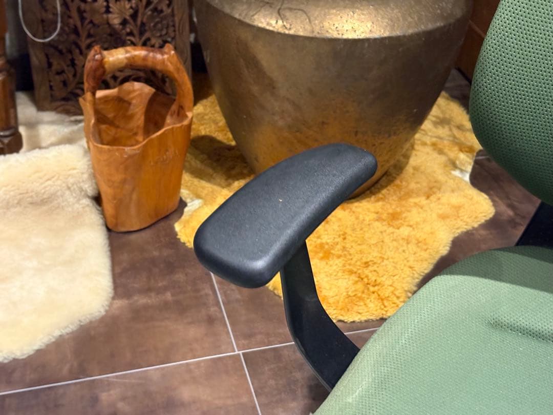 ②KOKUYO コクヨ　デスクチェア　オフィスチェア　イングチェア　H