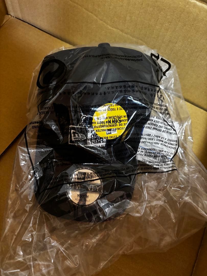 定価以下　最安値　新品　帽子（KIDS）〈NEW ERA® × familiar