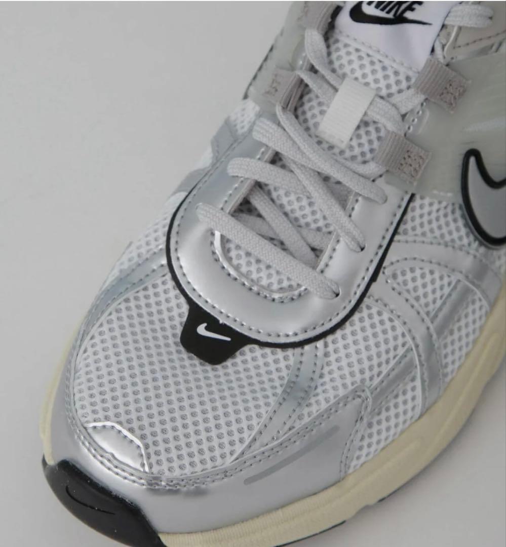 Nike スニーカー ホワイト/グレー