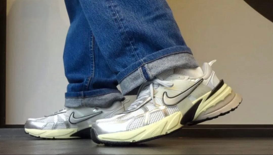 Nike スニーカー ホワイト/グレー