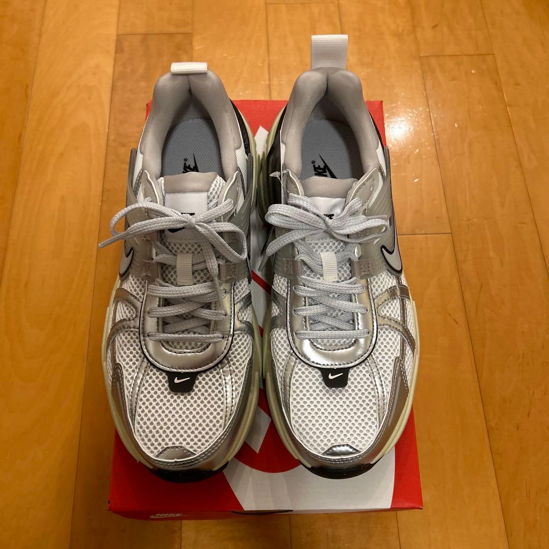 Nike スニーカー ホワイト/グレー