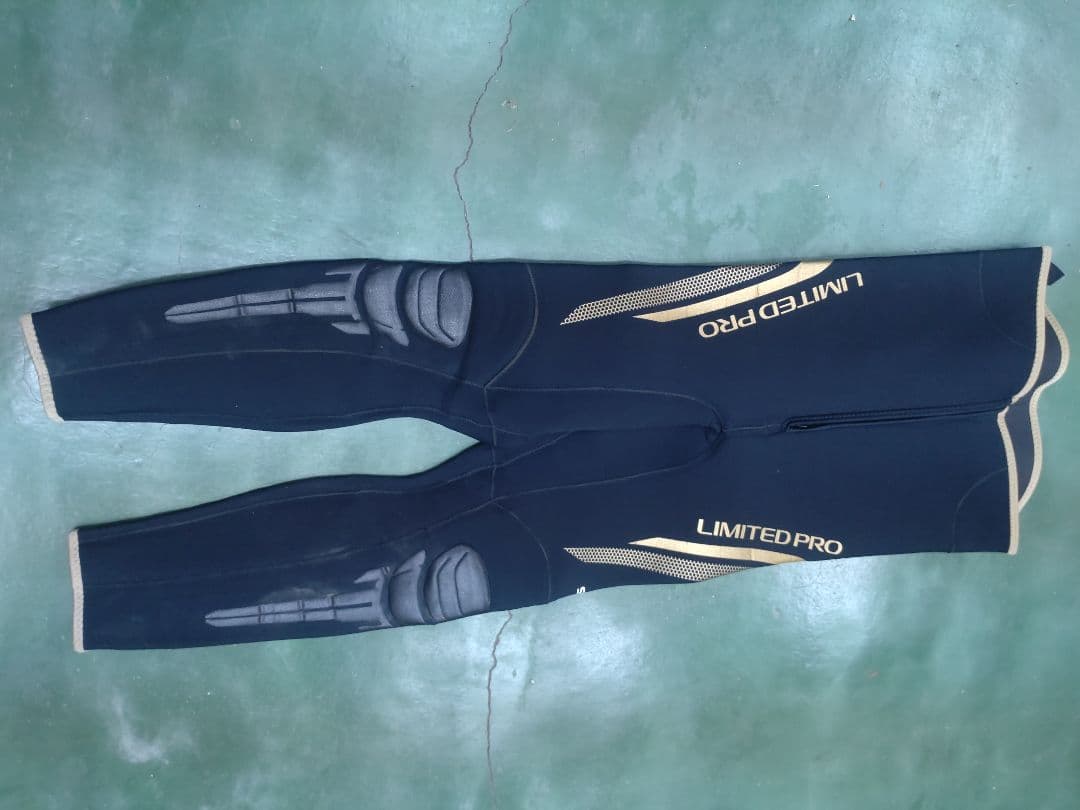 シマノ　LIMITED PRO 鮎タイツ ブラック　サイズMB