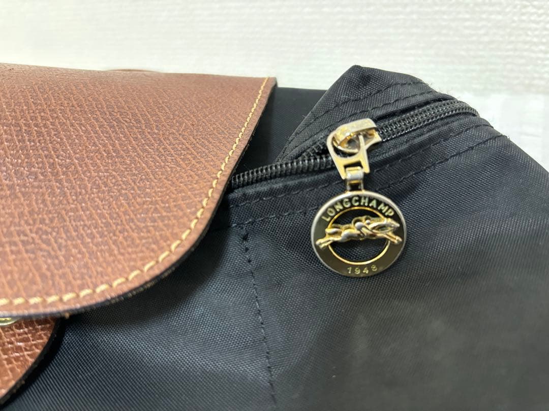 ロンシャン　シンプルな黒のナイロンバックパック