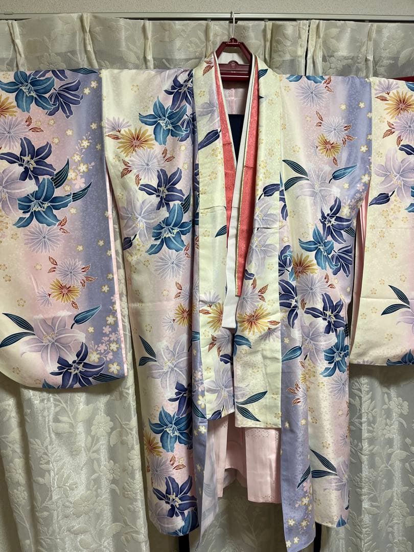 紫と白の花柄着物 身長130cm 重ね襟付き
