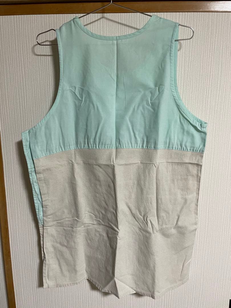 エプロン　保育士　介護士