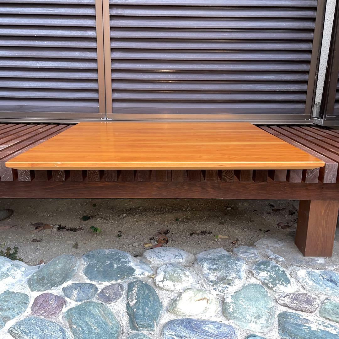 フレデリシア　ナナディツエル　トリニダード・トバゴテーブル小　ウェグナー 北欧