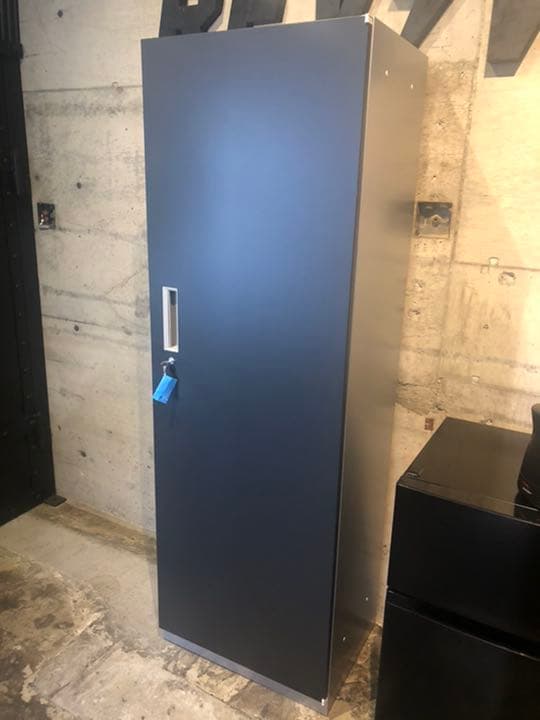 ロッカー　扉付き　鍵付き