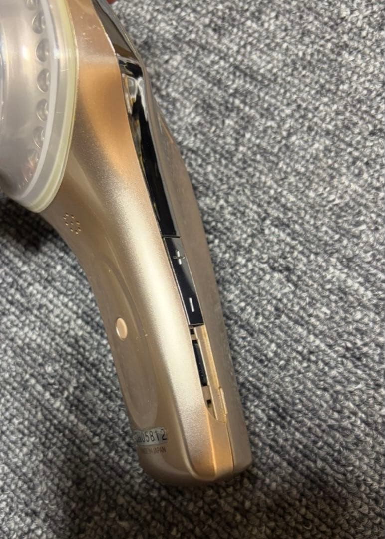 ドクターアリーヴォ　ザ　クリニック　美顔器