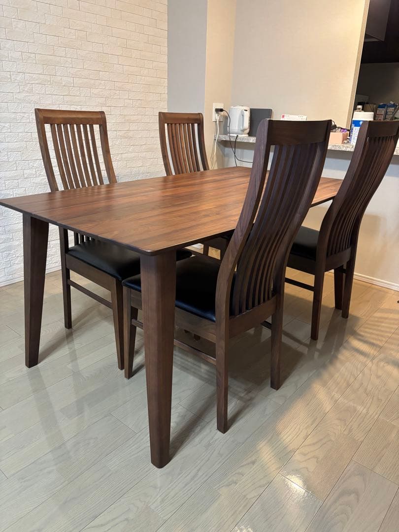 【引き取り限定】ダイニングテーブル　ダークブラウン 4脚付き
