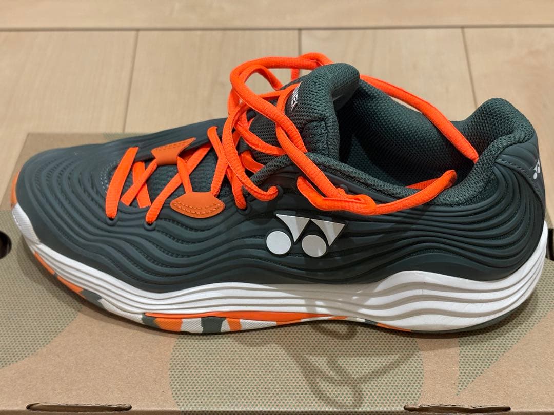 【美品・希少】ヨネックス フュージョンレブ5 メン GC オムニ用 26.0cm