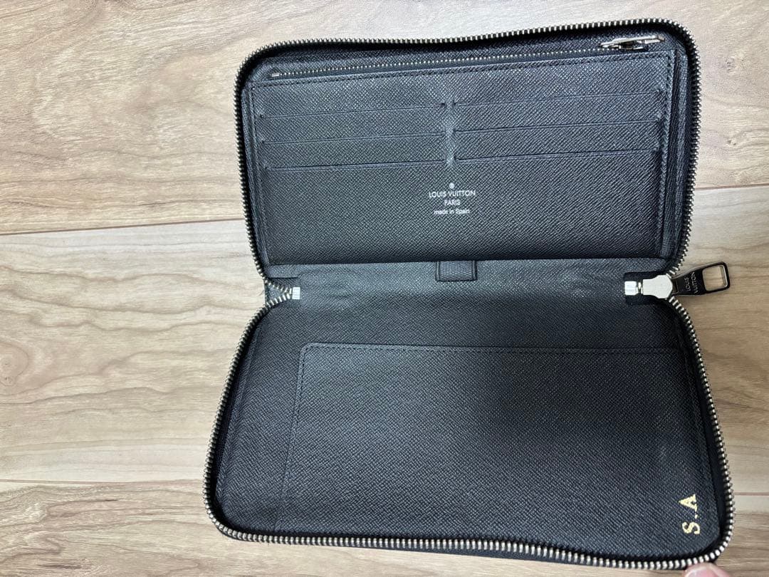 最終値下げルイヴィトン ダミエ グラフィット ジッピー オーガナイザー 長財布