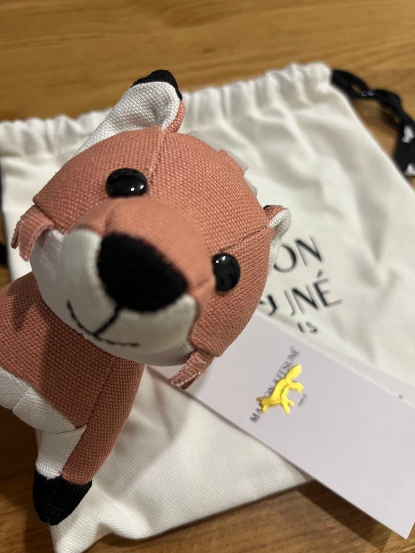 1点のみ新品未使用　MAISONKITSUNE キーホルダー　バックチャーム