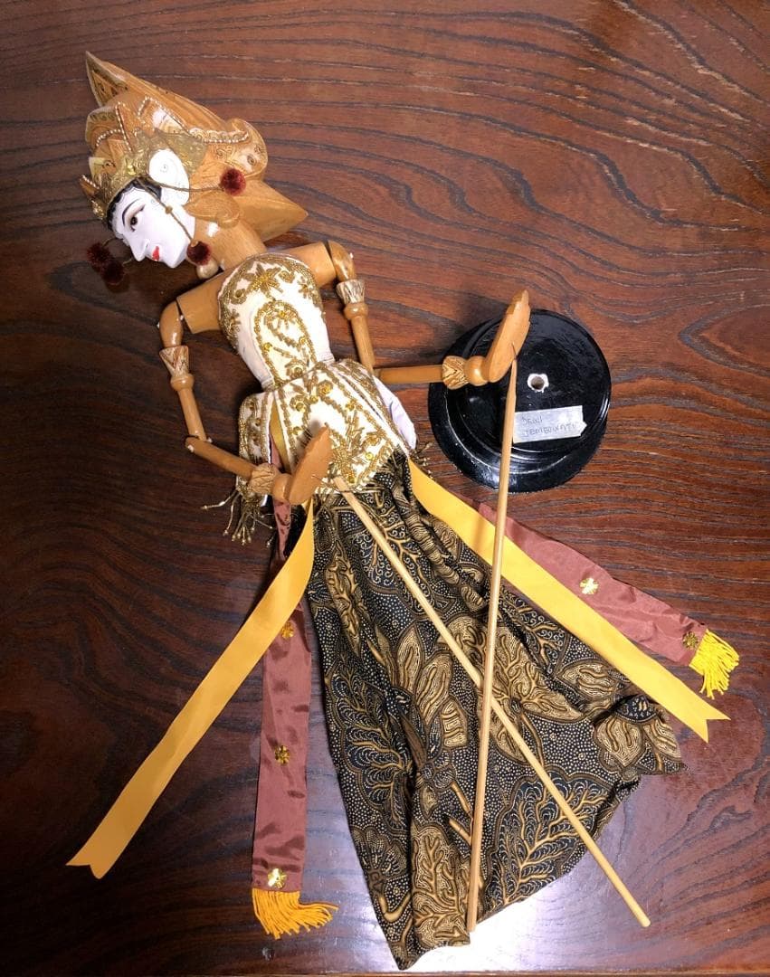 【 デウィ・ジェンバティ（Dewi Jembawati) 王女 】　ワヤン・ゴレ