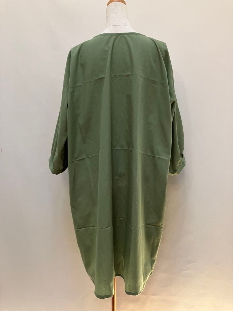 ミップウ　ハンドメイドエプロン　保育士　幼稚園教諭　介護士　七分丈