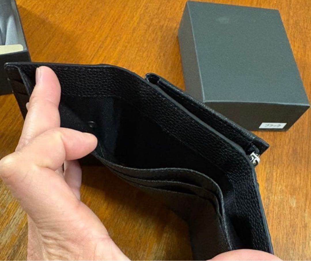 新品 本革 クロコダイルレザー 二つ折り財布 ブラック