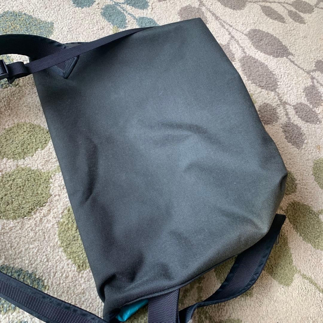 Under The Weather メッセンジャーバッグ　防水ポーチ付