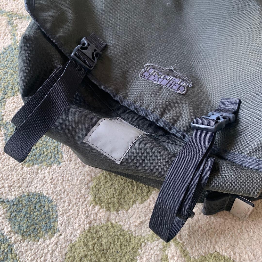 Under The Weather メッセンジャーバッグ　防水ポーチ付