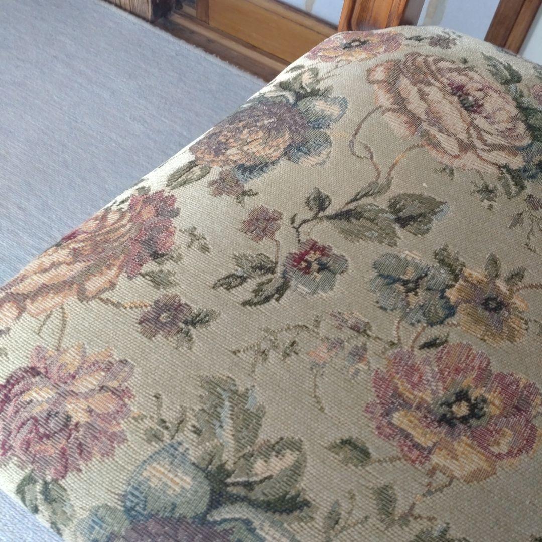 【英国アンティーク調】ダイニングチェア ゴブラン織 花柄 鋲打ち 木製　4/4