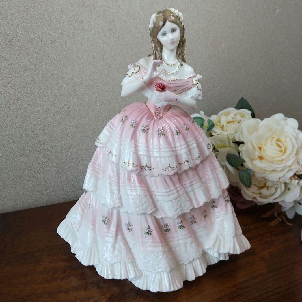 ロイヤルドルトン フィギュリン 愛の言葉コレクションより〜レッドレッドローズ