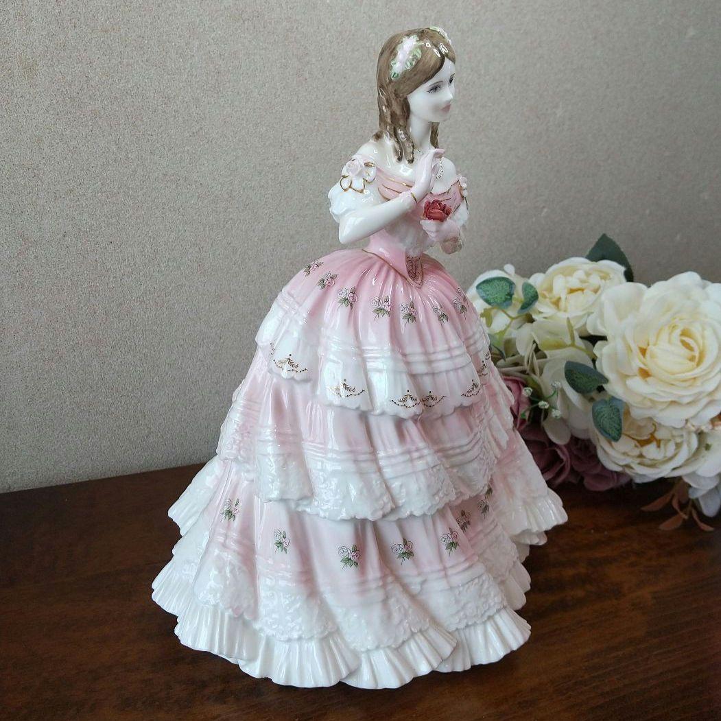 ロイヤルドルトン フィギュリン 愛の言葉コレクションより〜レッドレッドローズ