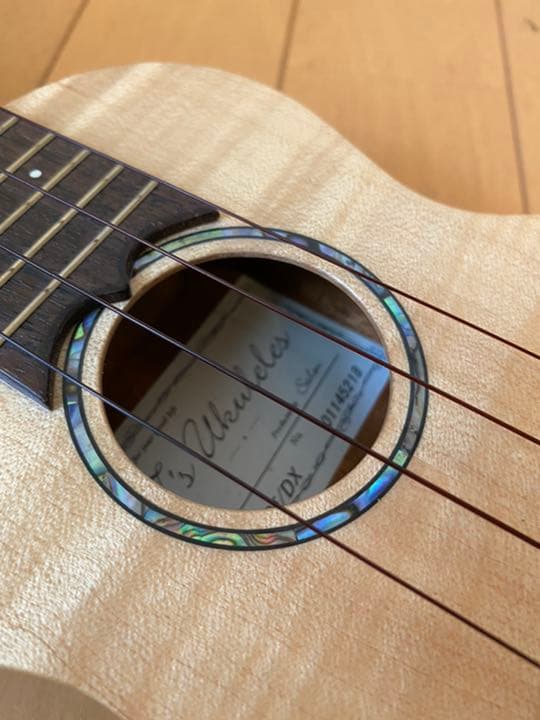 美品　T'sベビーウクレレ　デラックス　オリジナルケース付き