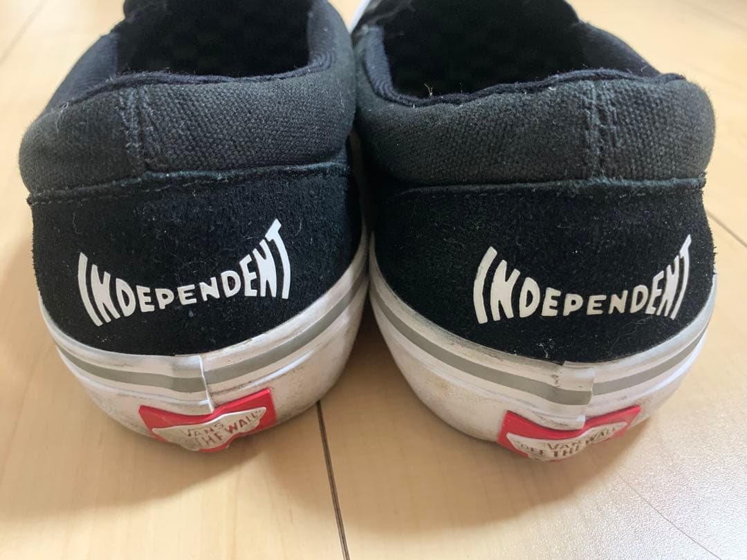 vans slip on × independent
