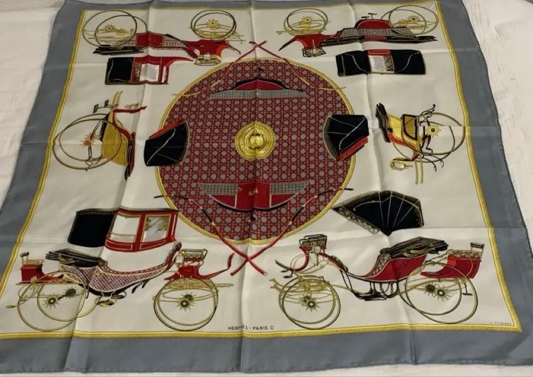 HERMES エルメス　カレ90 馬車デザイン スカーフ