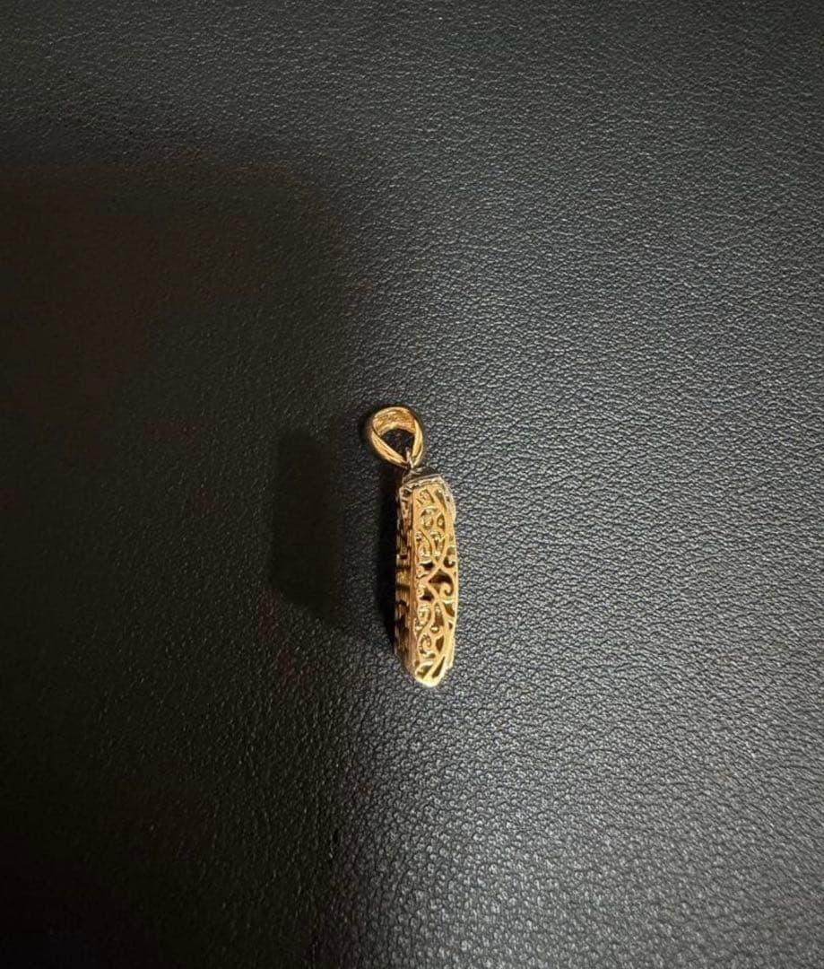 K18 18金　イエローゴールド　ホワイトゴールドHペンダントトップ　3.29g