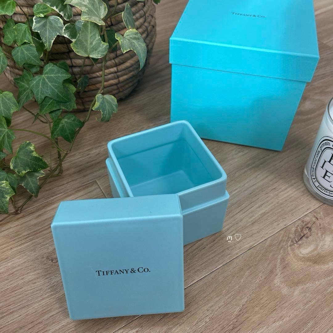 ティファニー　ボーンチャイナ製ブルーボックス　陶器小物入れ　インテリア　オブジェ