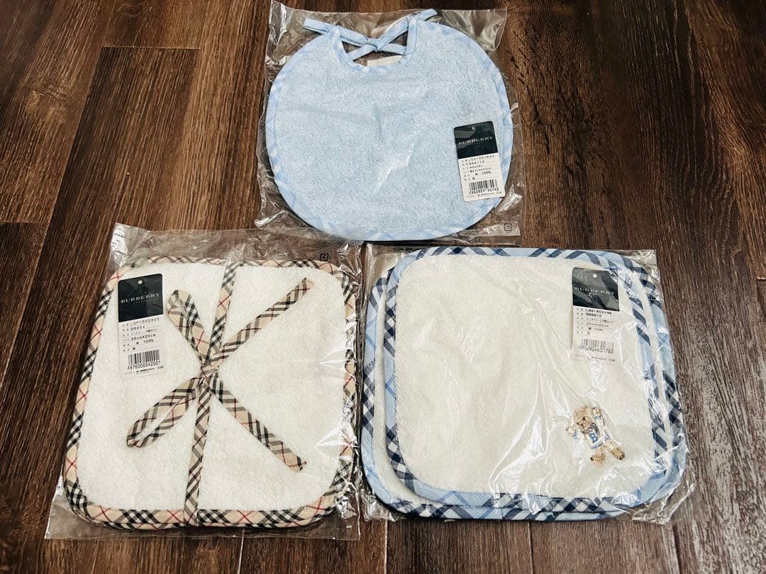 ▪️期間限定値下げ▪️新品未使用バーバリーハンドタオル6枚・スタイセット