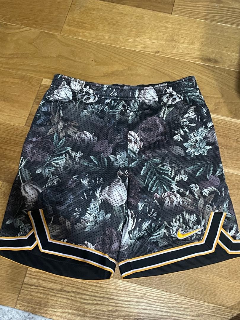 【美品】Nike 全仏OP フローラルハーフパンツ Mサイズ