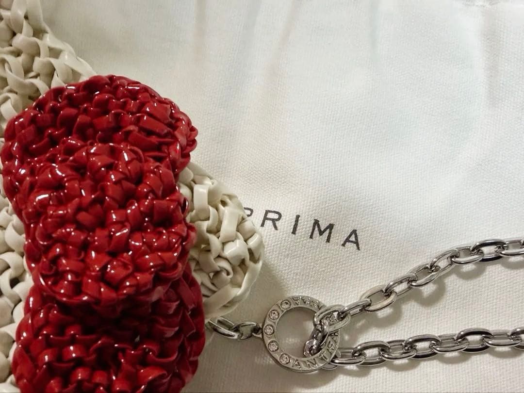 ハローキティ　ポーチ　マットホワイト　アンテプリマ　ANTEPRIMA バッグ