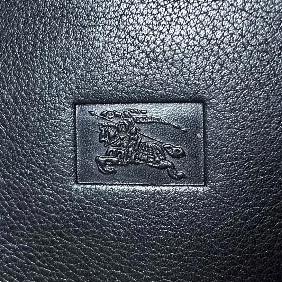 未使用✨バーバリー　ロゴ型押し　財布　二つ折り　ブラック　本革　ノバチェック