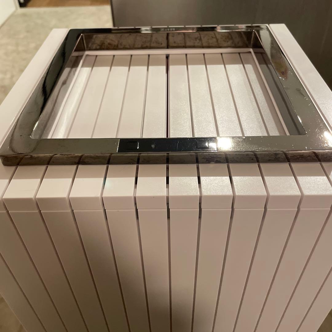 ZitA SQUARE 45L／ホワイト(自動開閉ごみ箱）