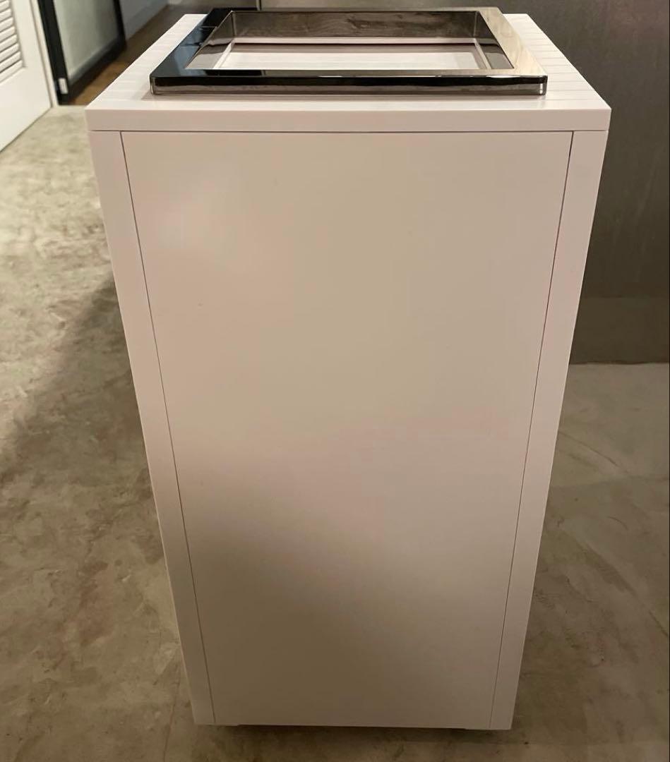 ZitA SQUARE 45L／ホワイト(自動開閉ごみ箱）