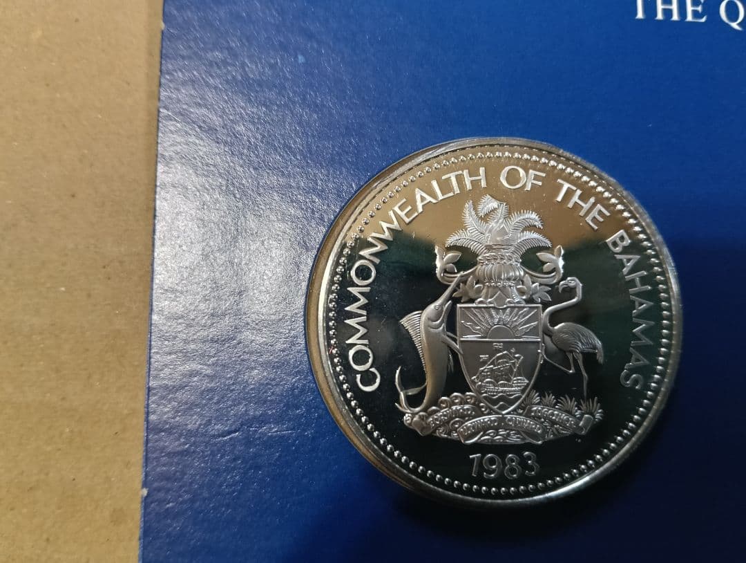 【超掘り出し物！】☆エリザベス女王戴記念クラウンプルーフ銀貨セット総重量163ｇ