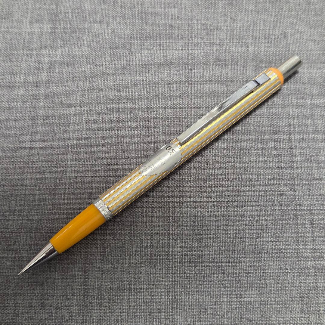 筆記具 Pentel P1075